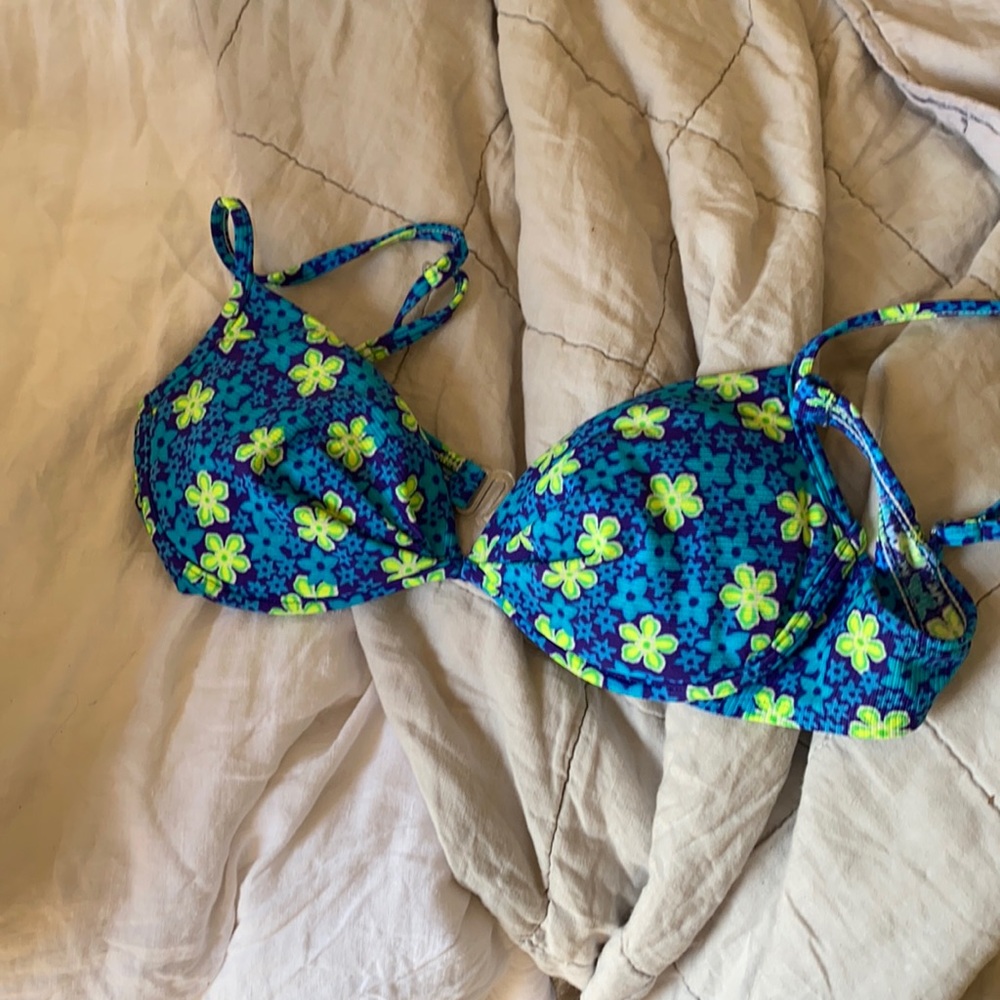 !!!ISO!!! Matching bottoms for citrus bikini top